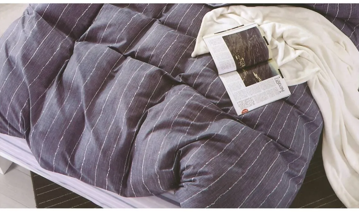 Komplet pościeli dwustronnej z bawełny satynowej 200x220 w pionowe pasy