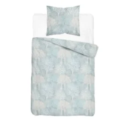 Komplet pościeli Home Satin z satyny bawełnianej jasnoniebieska 140x200 w leśny wzór