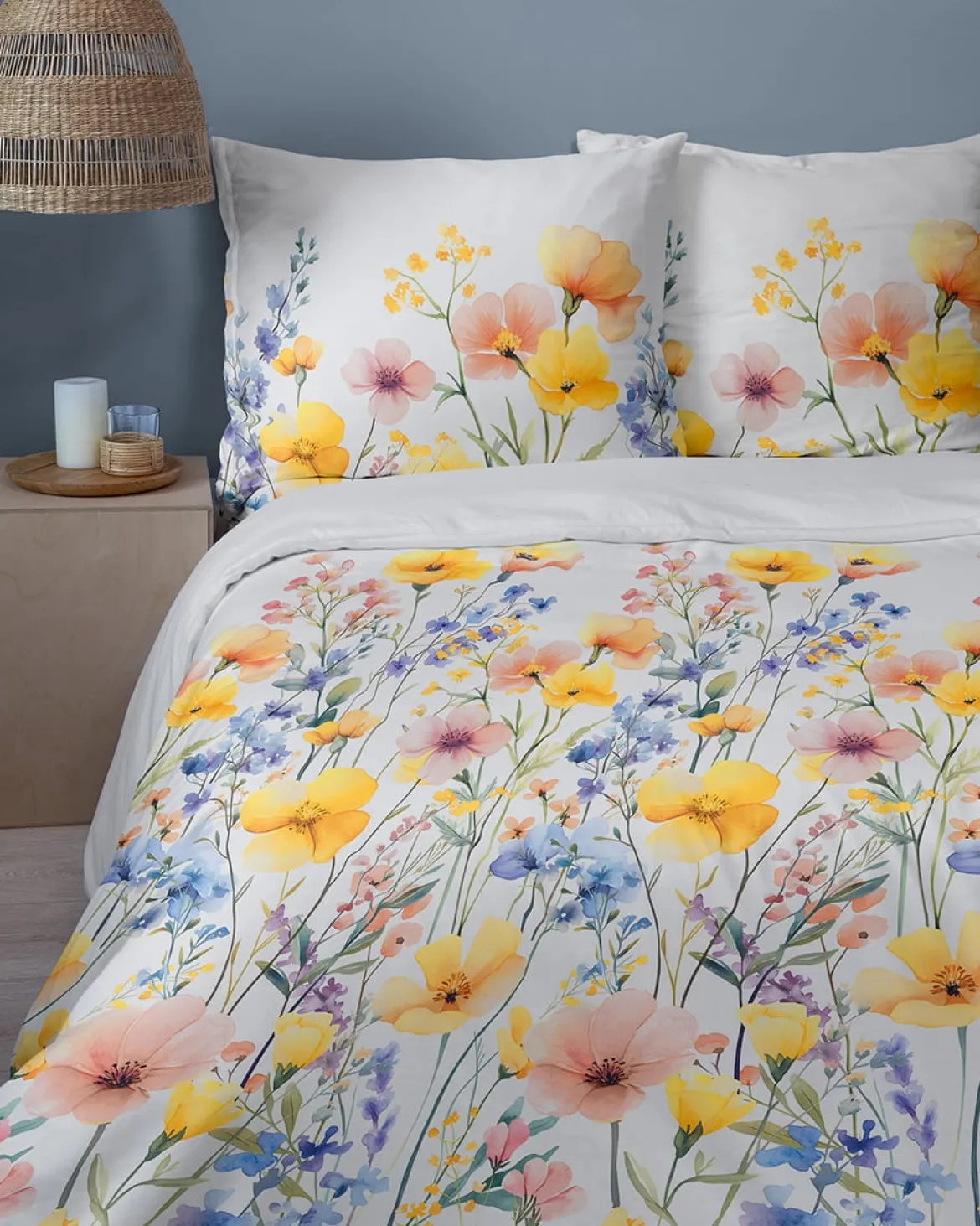Komplet pościeli Home Satin z satyny bawełnianej 160x200 w kolorowe wiosenne kwiaty