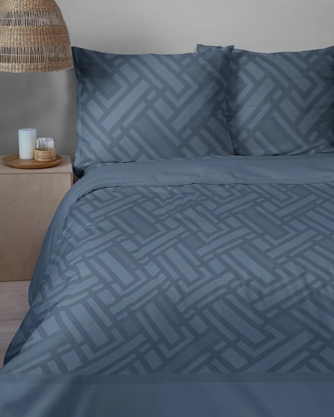 Komplet pościeli Home Satin z satyny bawełnianej granatowej 220x200 geometryczny wzór