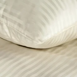 Komplet pościeli z adamaszku 220x200 kremowej