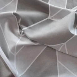Komplet pościeli z bawełny satynowej geometryczny wzór 220x200 Nitta