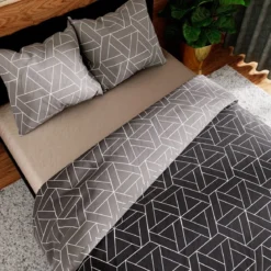 Komplet pościeli z bawełny satynowej geometryczny wzór 220x200 Zefira