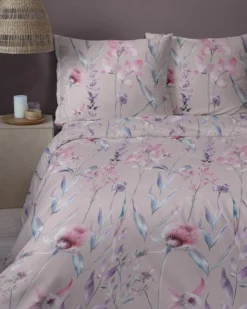 Komplet pościeli z satyny bawełnianej 220x200 w pudrowe kwiaty Home Satin