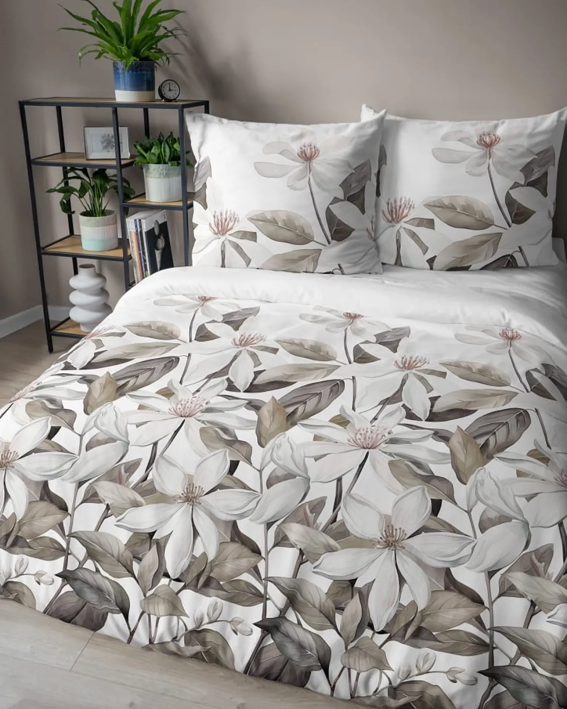 Komplet pościeli z satyny bawełnianej 160x200 w duże kremowe kwiaty Home Satin