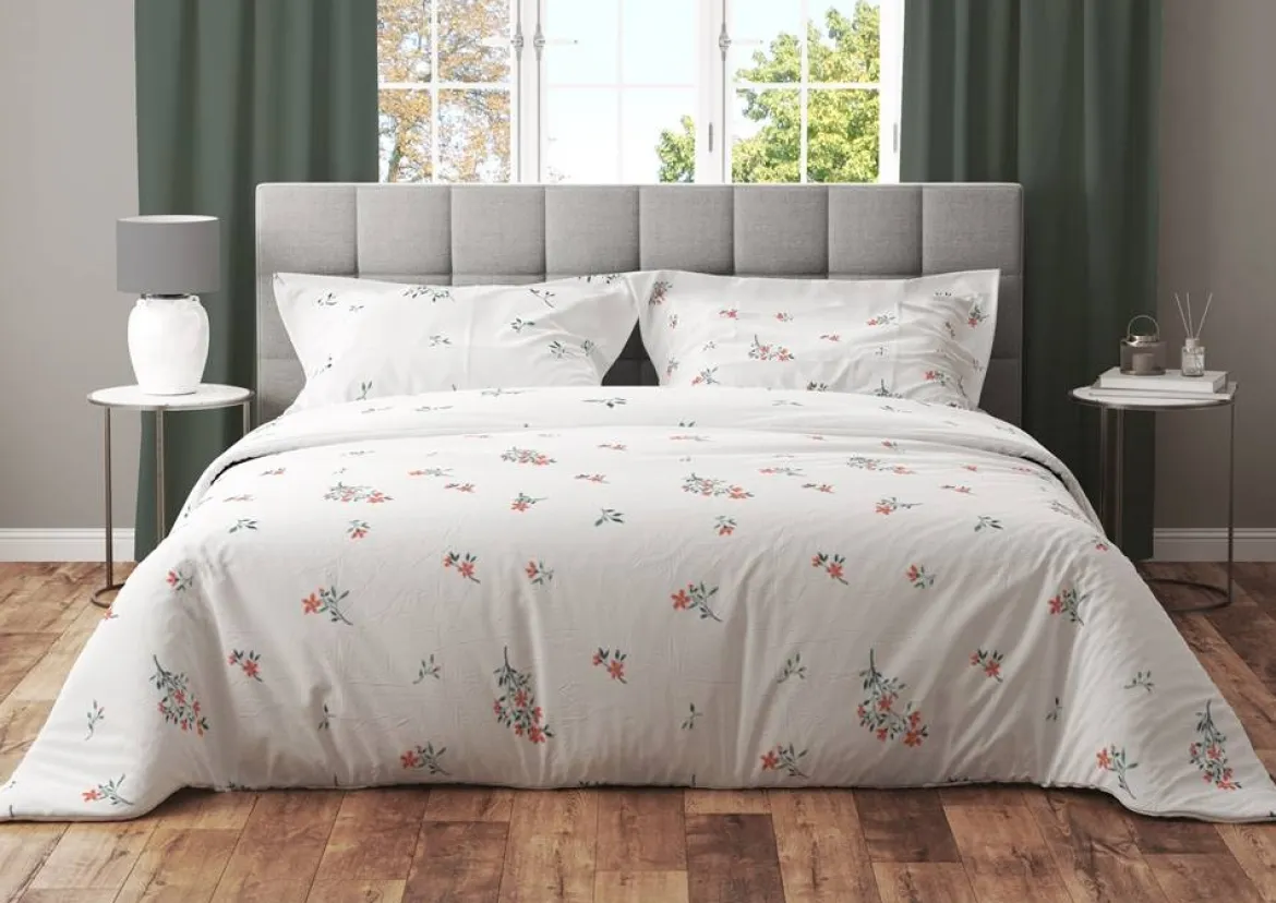 Pościel bawełniana Cottage biała 220x200 w drobne czerwone kwiatuszki