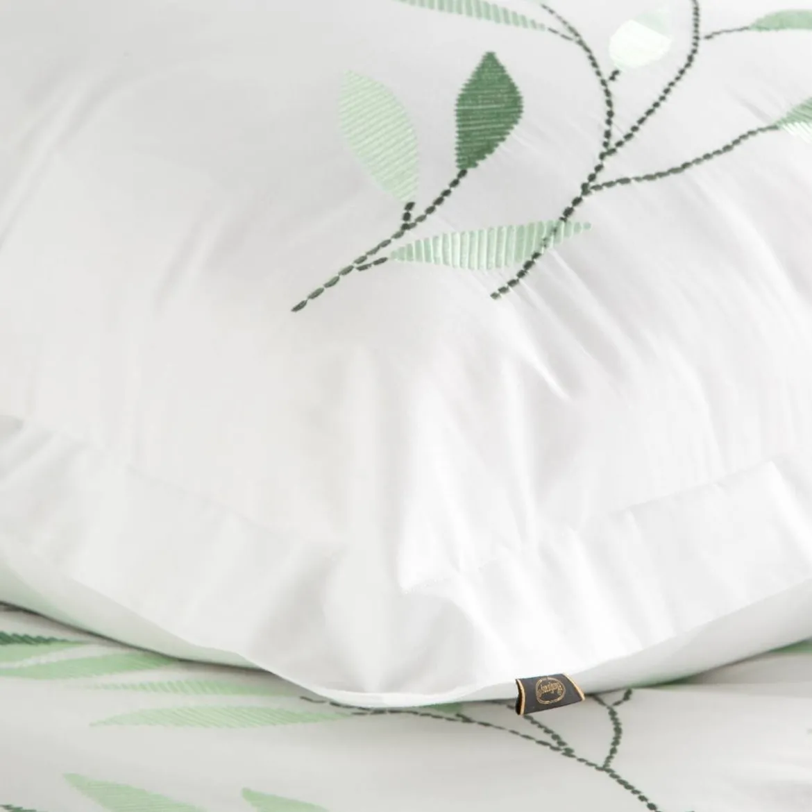 Premium pościel haftowana biała 160x200 zielone liście